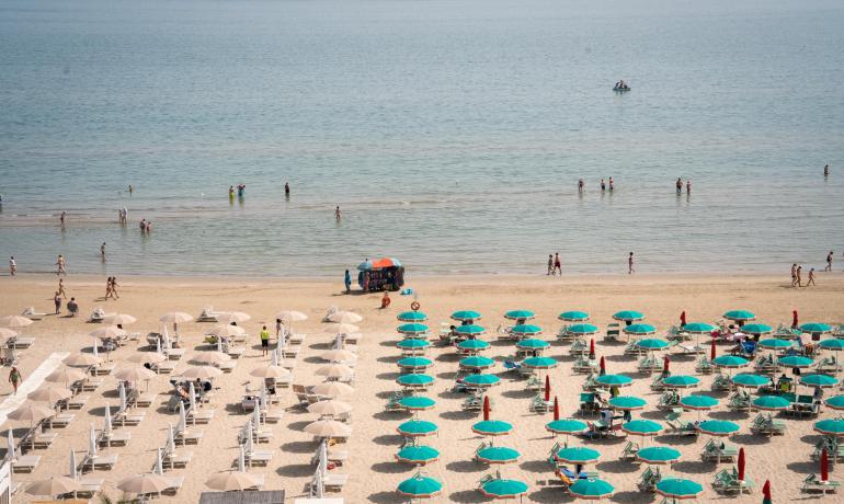 ghe en july-offer-4-star-beachfront-hotel-senigallia 015